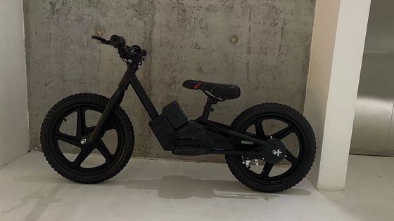 Kids Scooter Elétrico Balance Bike com motor sem escova e capacidade de bateria 24V5.2AH