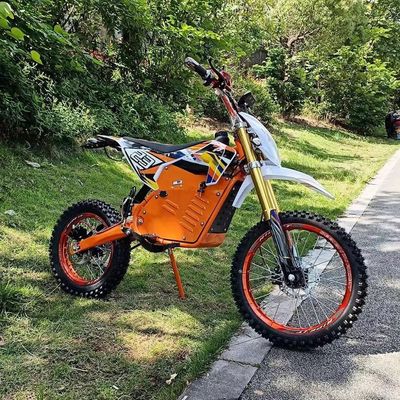 Aventuras fora de estrada melhoradas com a moto elétrica de 60V 2000W da Aotong Motor