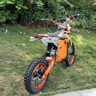 Aventuras fora de estrada melhoradas com a moto elétrica de 60V 2000W da Aotong Motor