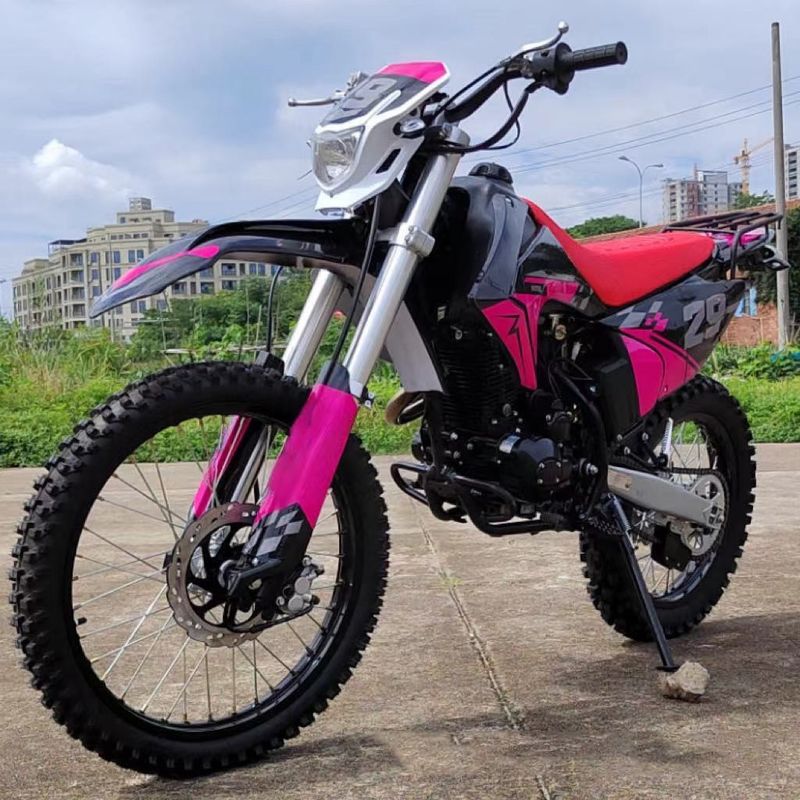 Electric Start 250cc Enduro Dirt Bike Max. Velocidade 100km/h Ideal para aventuras off-road
